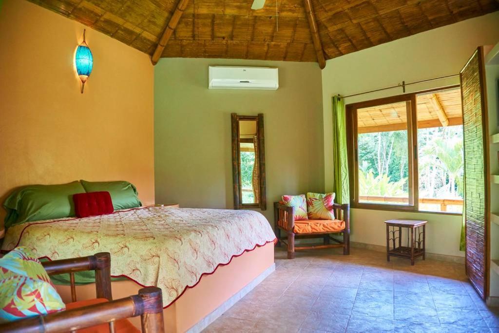 Manoas Bed and Breakfast Uvita Exteriör bild