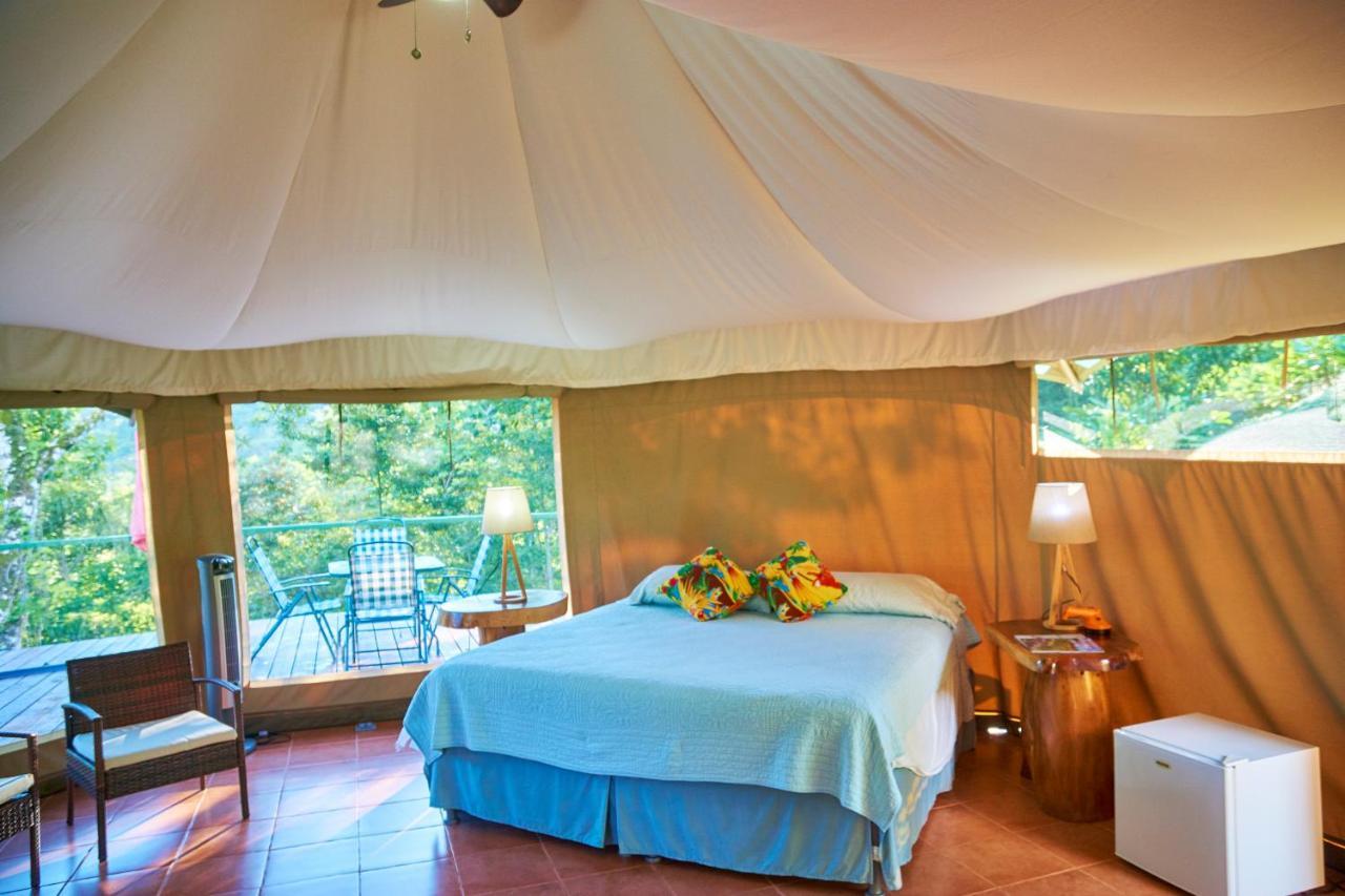 Manoas Bed and Breakfast Uvita Exteriör bild