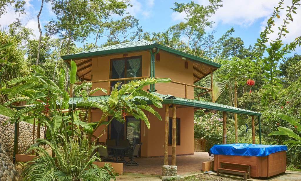 Manoas Bed and Breakfast Uvita Exteriör bild