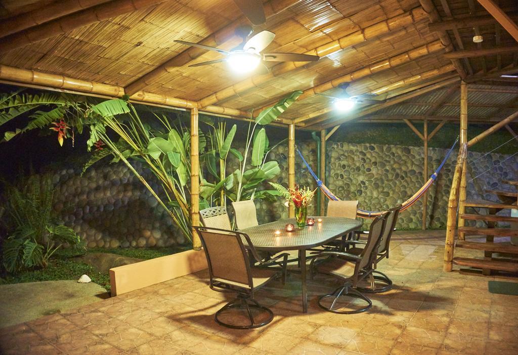 Manoas Bed and Breakfast Uvita Rum bild